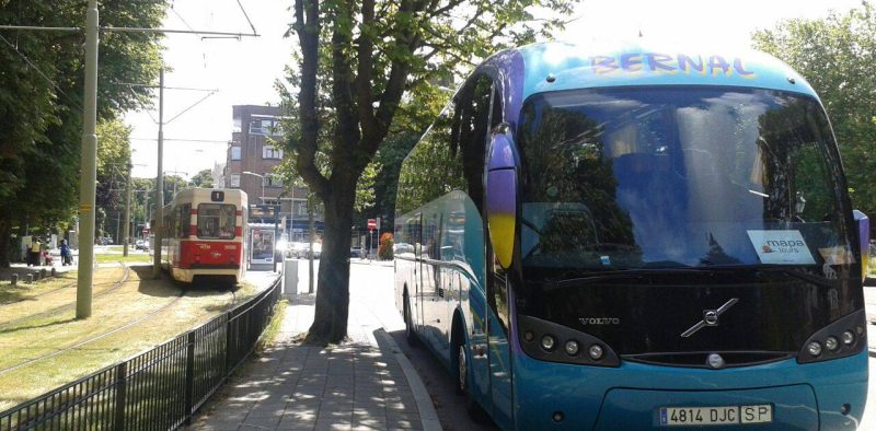 bus en parada